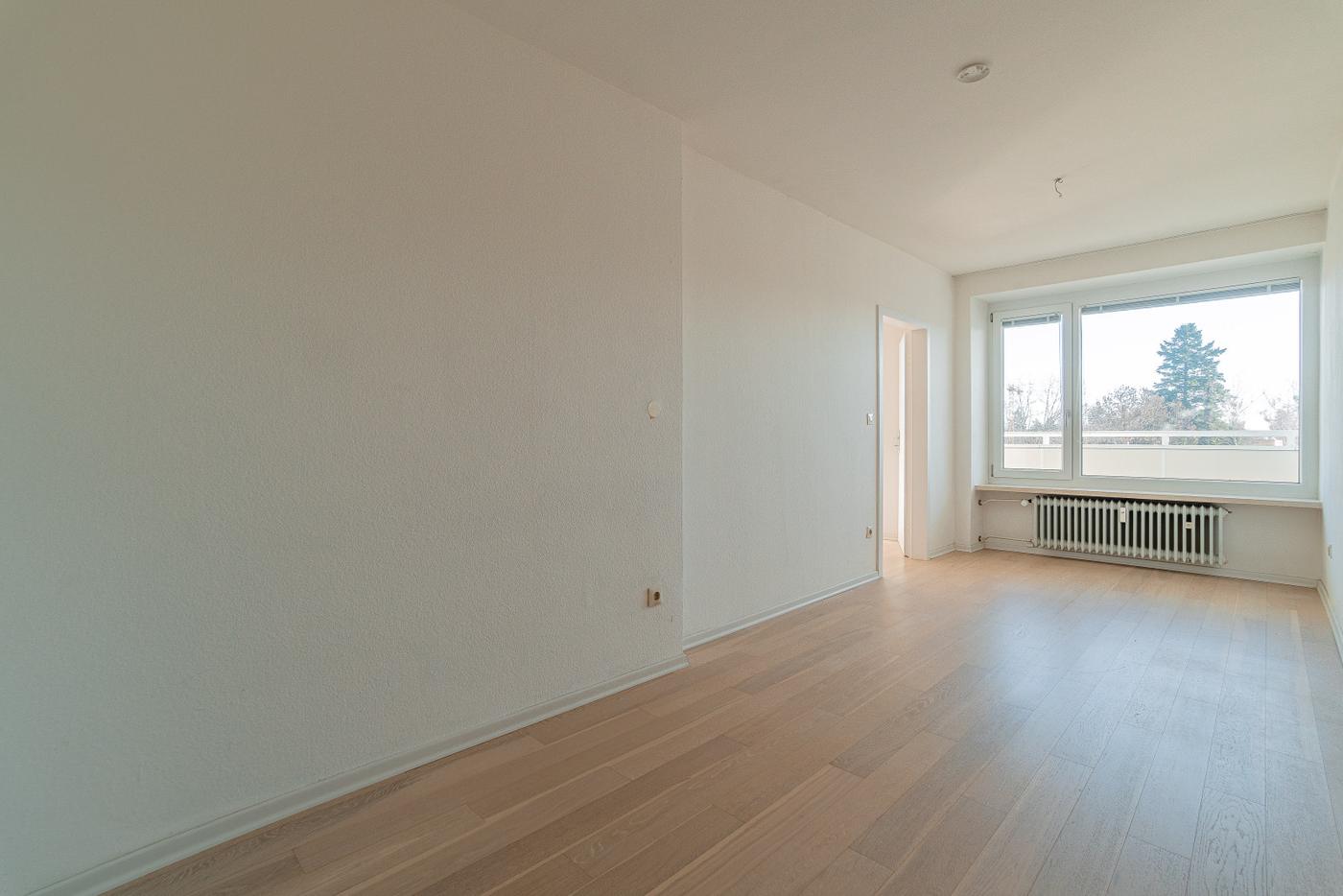 VERKAUFT / SOLLN / durchdacht geschnittene 2 Zimmer im obersten Stockwerk / Kauf gegen Gebot