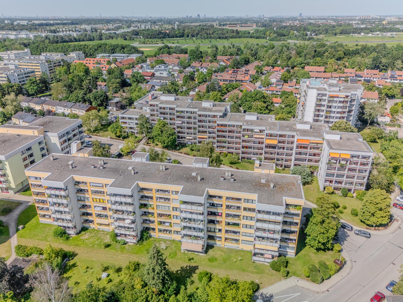 VERKAUFT / KAUF GEGEN GEBOT / renovierungsbedürftige 2-Zimmer mit traumhaftem Bergblick