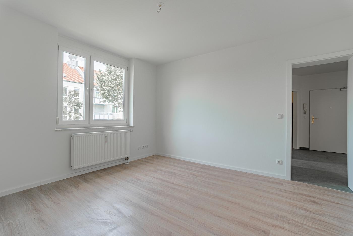 VERKAUFT / Vollständig renovierte 2-Zimmer-Wohnung in ruhiger Lage / KAUF GEGEN GEBOT