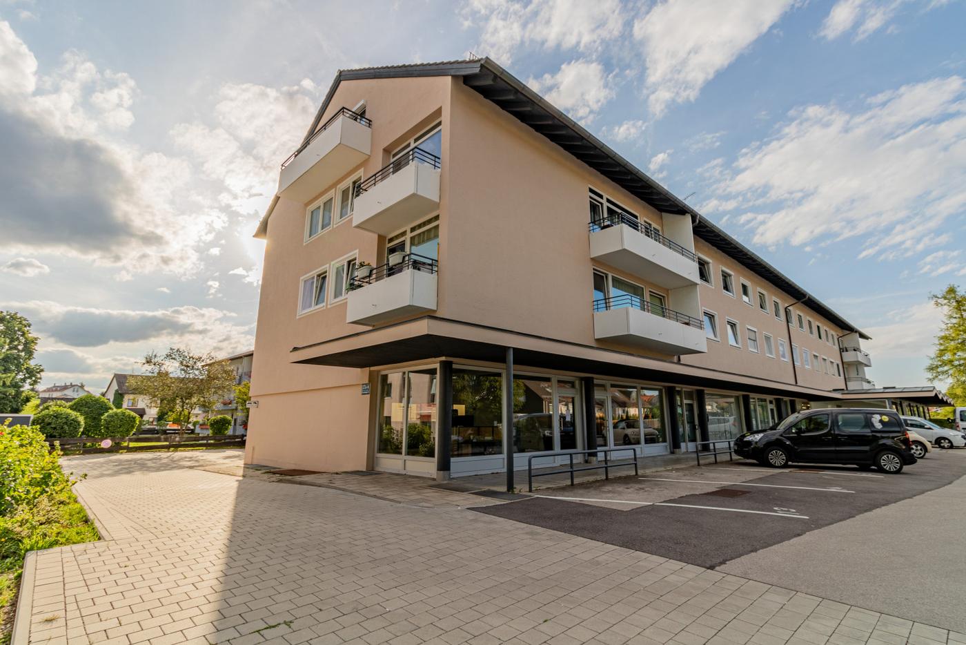 VERMIETET / GRAFING / Vielseitig nutzbare Gewerbeeinheit mit großer Schaufensterfront