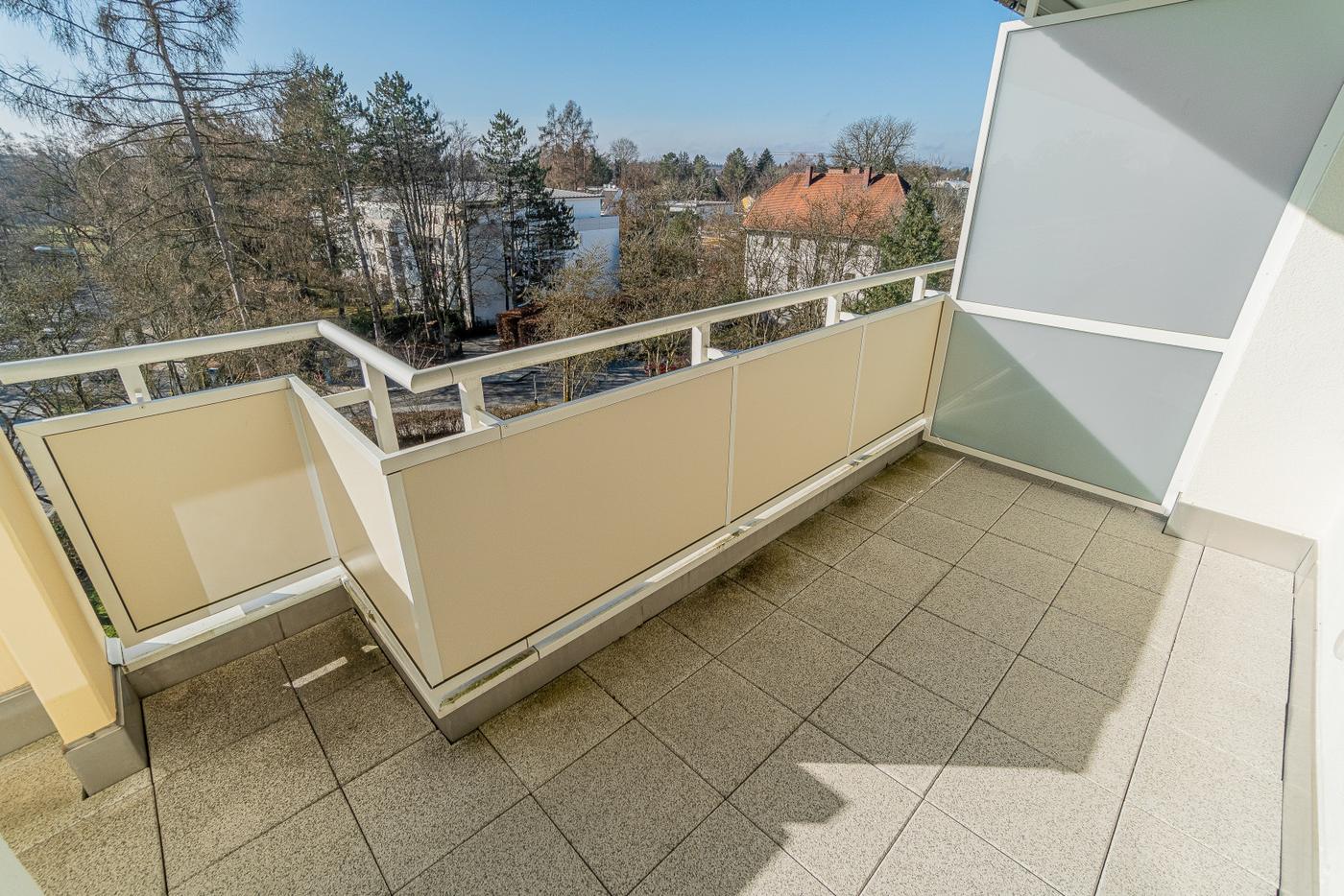 VERKAUFT / Ansprechende 4-Zimmer-Wohnung im obersten Stockwerk / Kauf gegen Gebot