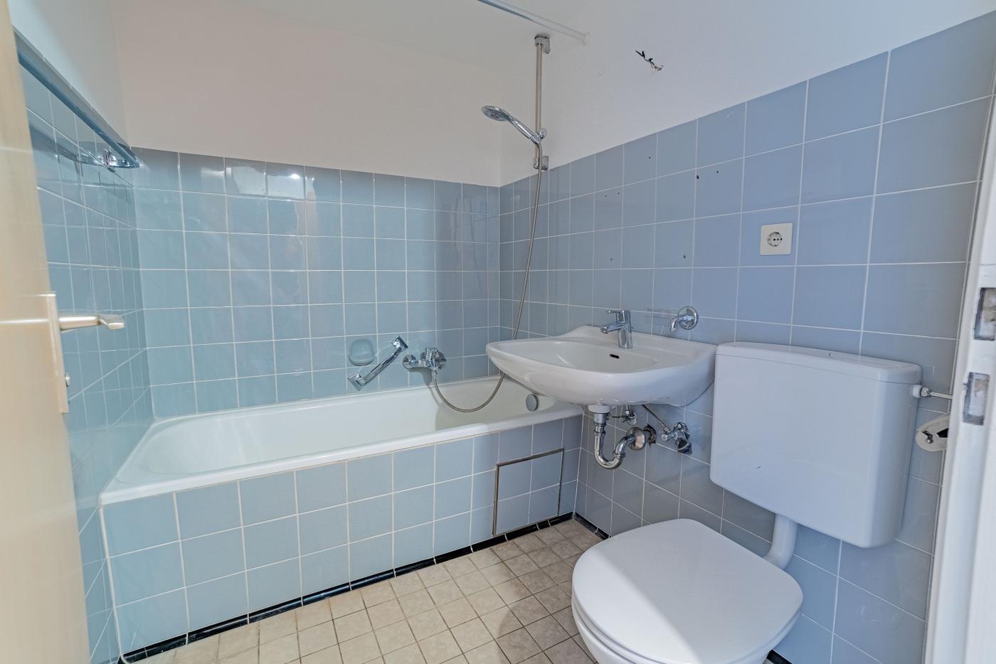GRAFING – helle 1-Zimmer-Wohnung mit Balkon – ideal für Singles